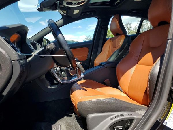2015 VOLVO S60 Premier (non R design)