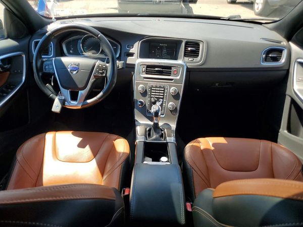 2015 VOLVO S60 Premier (non R design)