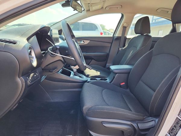 2021 KIA FORTE FE, LXS — DENT