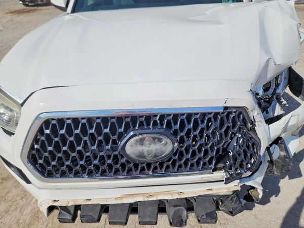 2018 TOYOTA TACOMA