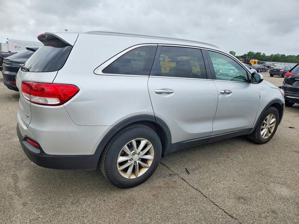 2016 KIA SORENTO L / LX