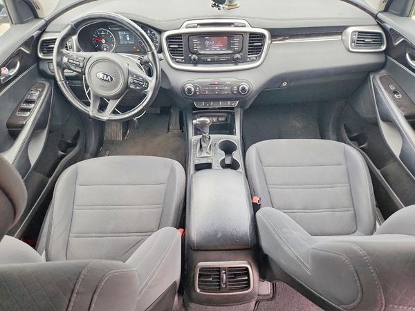 2016 KIA SORENTO L / LX