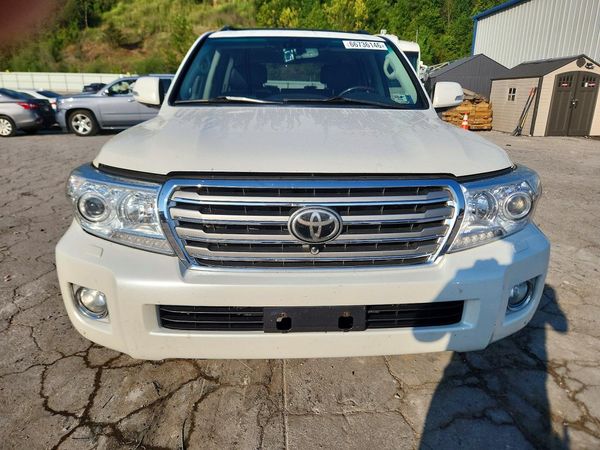 2015 TOYOTA LAND CRUISER VX-R