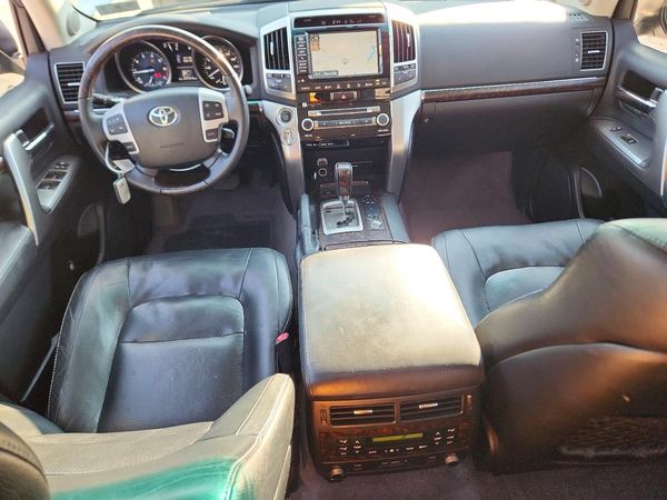 2015 TOYOTA LAND CRUISER VX-R