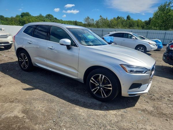 2018 VOLVO XC60 Momentum