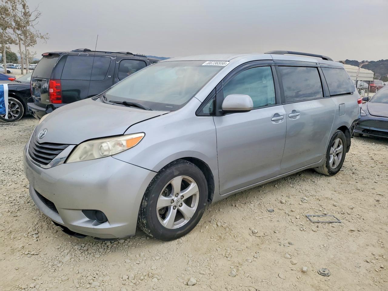 2012 TOYOTA SIENNA