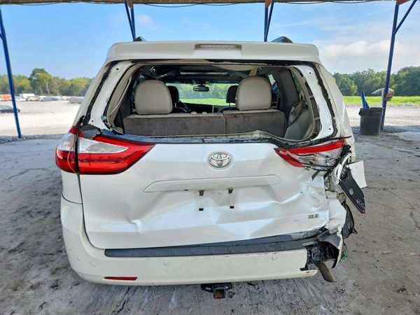 2015 TOYOTA SIENNA