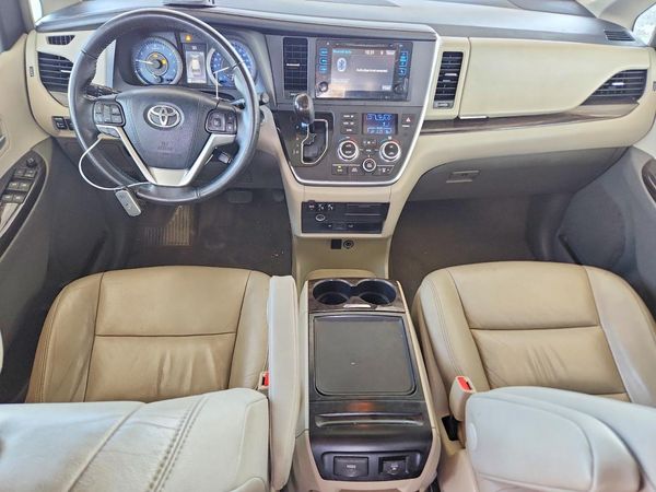 2015 TOYOTA SIENNA