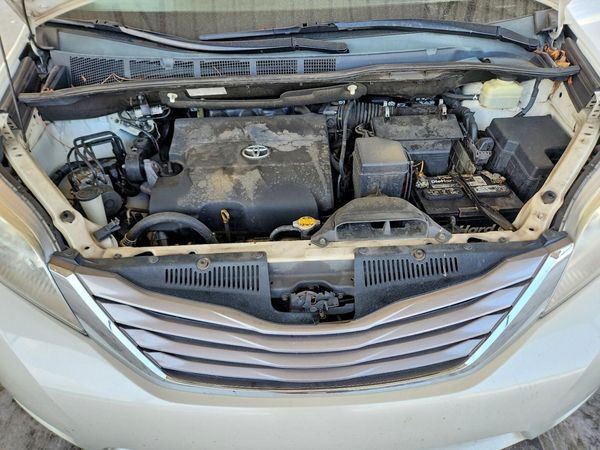 2015 TOYOTA SIENNA