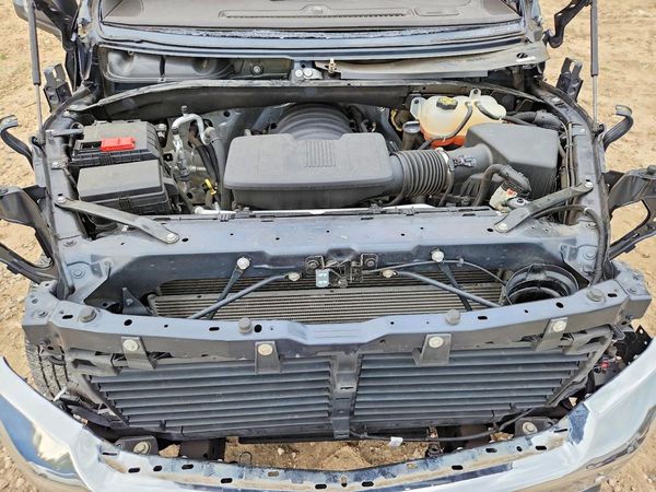 2022 CHEVROLET SILVERADO LTZ — Engine bay