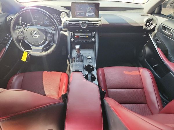 2025 LEXUS IS 300