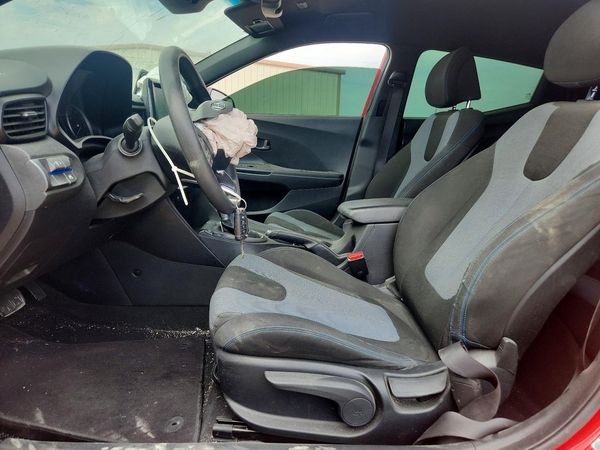 2019 HYUNDAI VELOSTER 2.0L and 2.0L Premium