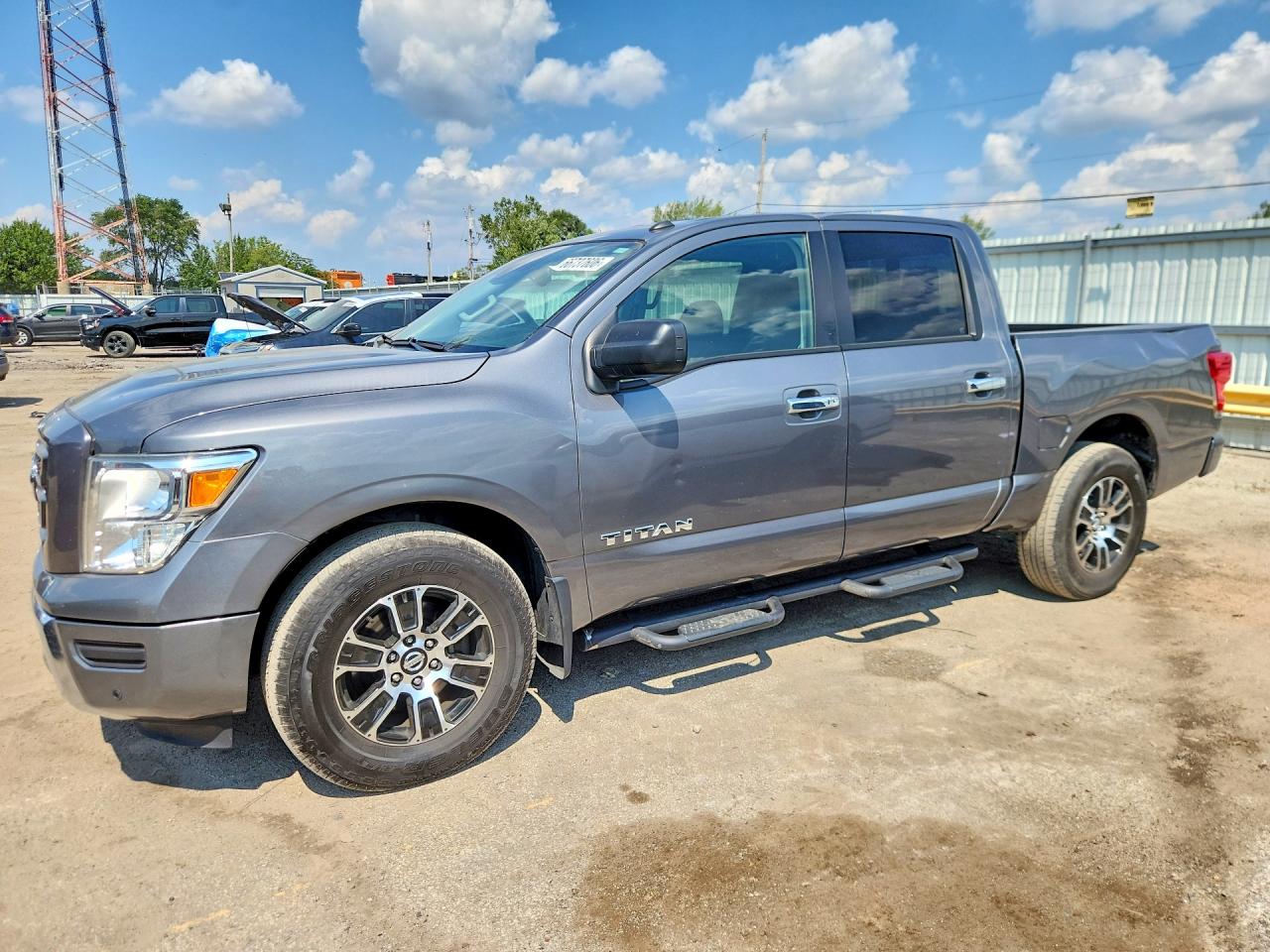2021 NISSAN TITAN Crew Cab — Front 3/4