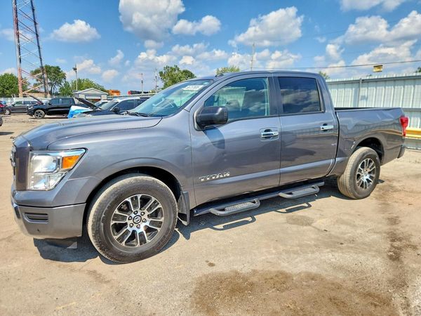 2021 NISSAN TITAN Crew Cab — Front 3/4