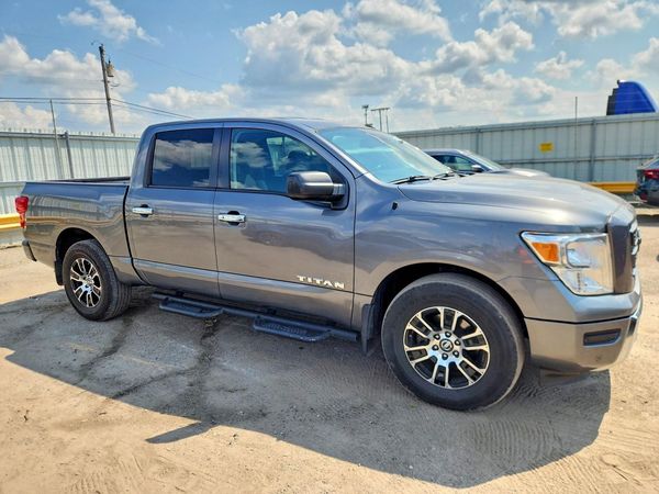 2021 NISSAN TITAN Crew Cab — Passenger 3/4