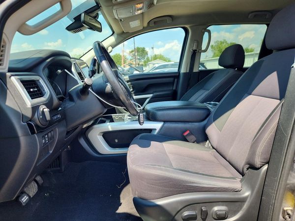 2021 NISSAN TITAN Crew Cab — DENT