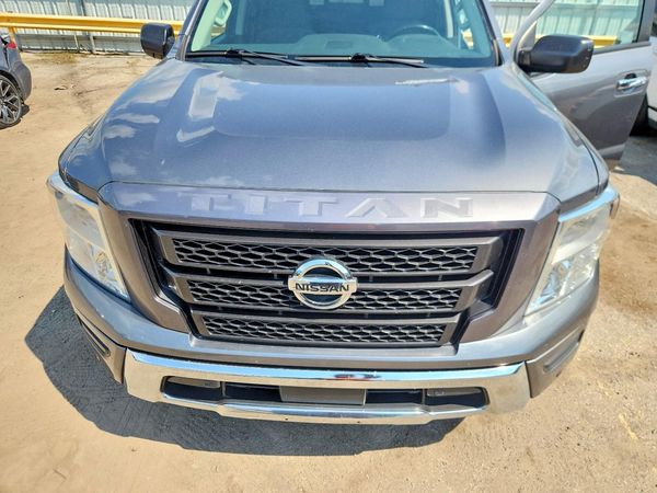 2021 NISSAN TITAN Crew Cab — Engine bay