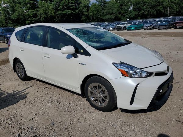 2016 TOYOTA PRIUS