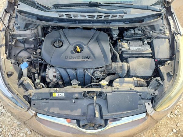 2014 HYUNDAI ELANTRA GLS(Middle)
