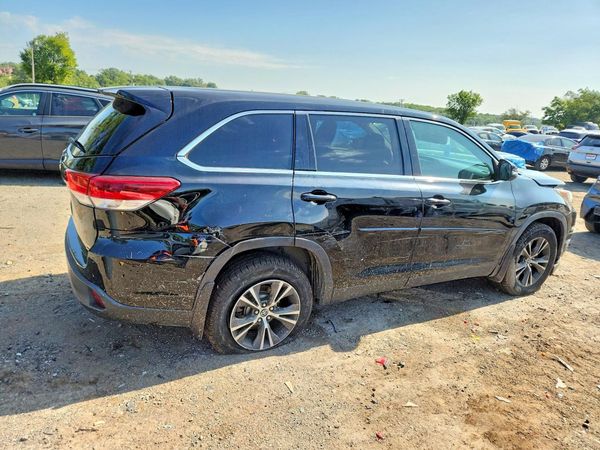 2019 TOYOTA HIGHLANDER LE/LE Plus