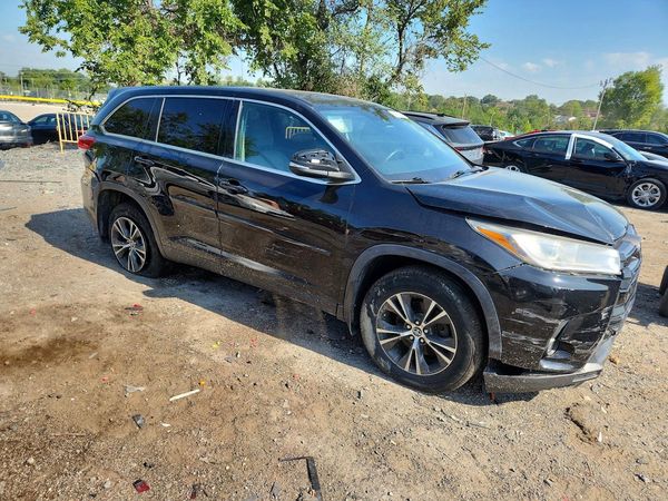 2019 TOYOTA HIGHLANDER LE/LE Plus