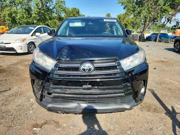 2019 TOYOTA HIGHLANDER LE/LE Plus