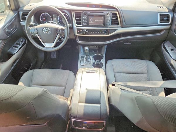 2019 TOYOTA HIGHLANDER LE/LE Plus
