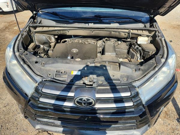 2019 TOYOTA HIGHLANDER LE/LE Plus