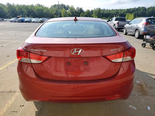 2013 HYUNDAI ELANTRA