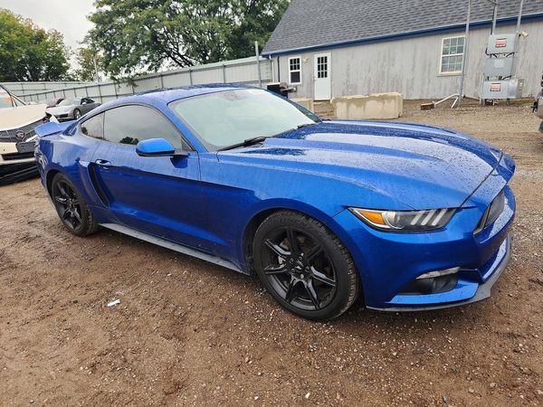 2017 FORD MUSTANG — Passenger 3/4