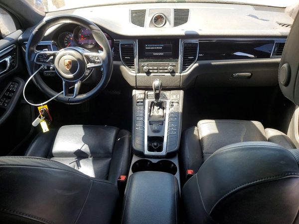 2017 PORSCHE MACAN