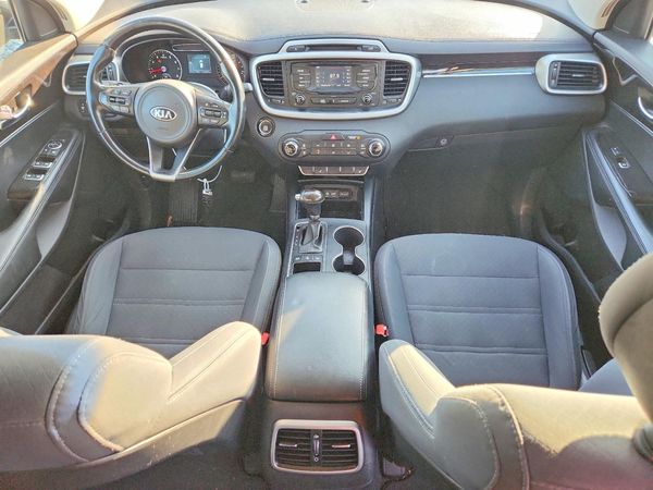 2016 KIA SORENTO L / LX