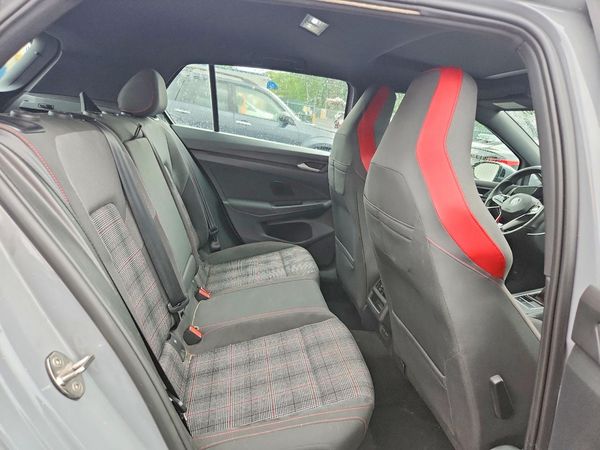 2022 VOLKSWAGEN GTI SE