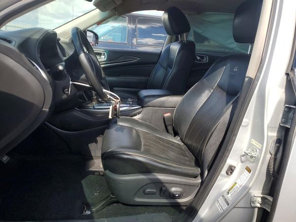 2013 INFINITI JX35 — DENT