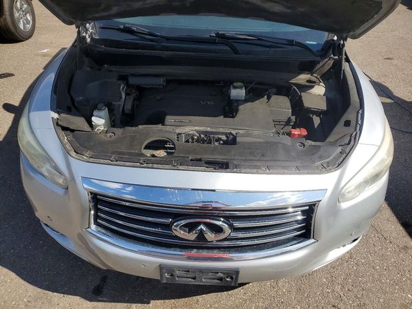 2013 INFINITI JX35 — Engine bay