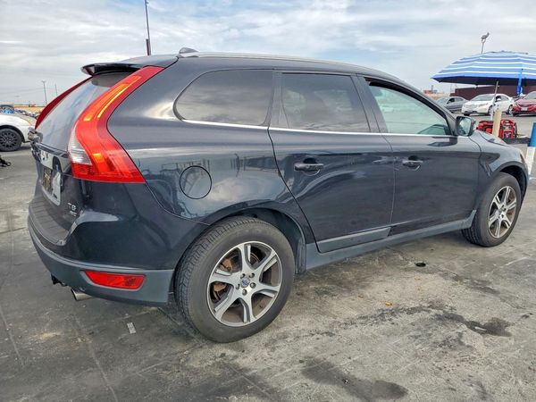 2012 VOLVO XC60