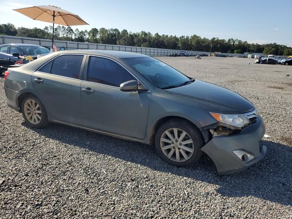 2014 TOYOTA CAMRY