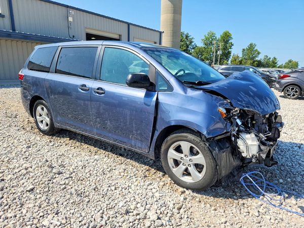 2017 TOYOTA SIENNA L