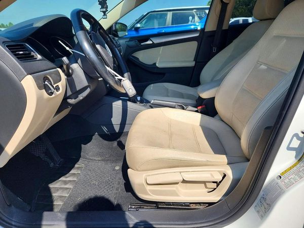 2017 VOLKSWAGEN JETTA SE
