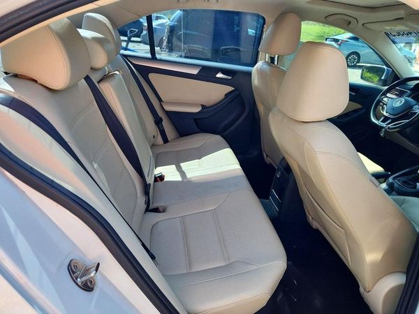 2017 VOLKSWAGEN JETTA SE