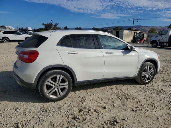 2017 MERCEDES-BENZ GLA