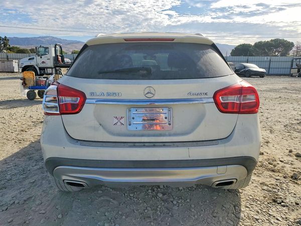 2017 MERCEDES-BENZ GLA