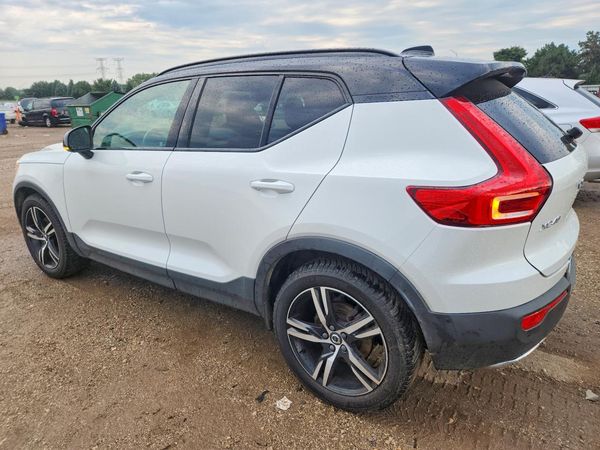 2019 VOLVO XC40