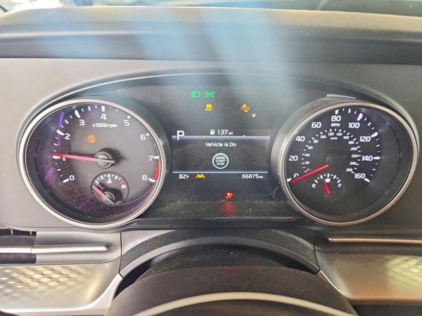 2022 KIA CARNIVAL LX, LX Seat Package