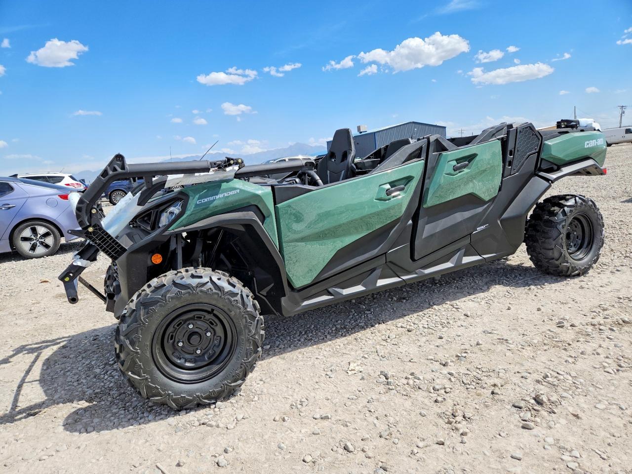 Can-Am COMMANDER MAX