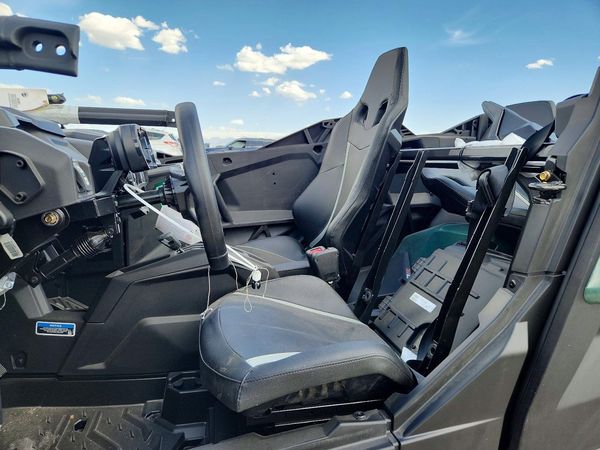 2026 CAN-AM COMMANDER MAX