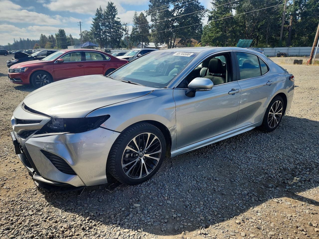 2018 TOYOTA CAMRY L/LE/SE/XLE — Front 3/4