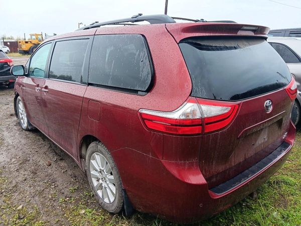 2017 TOYOTA SIENNA