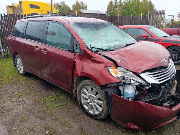 2017 TOYOTA SIENNA