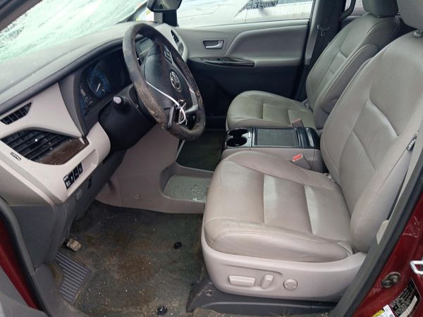 2017 TOYOTA SIENNA